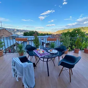 https://tbilisi-tales-in-the-heart-of-the-old-city.alltbilisihotels.com